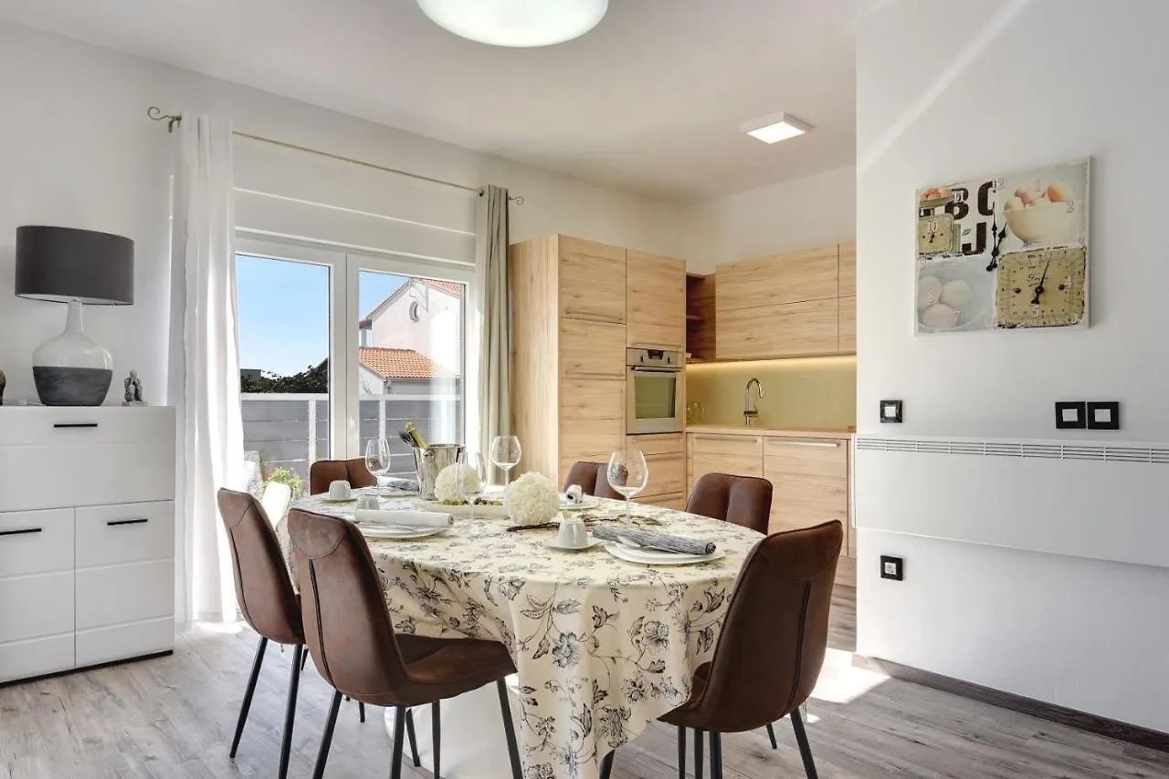 Villa Sunce Pula Kroatien